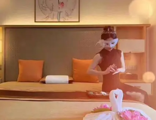 我在南京体验了下高端男士按摩spa会馆，私人会所花样超多